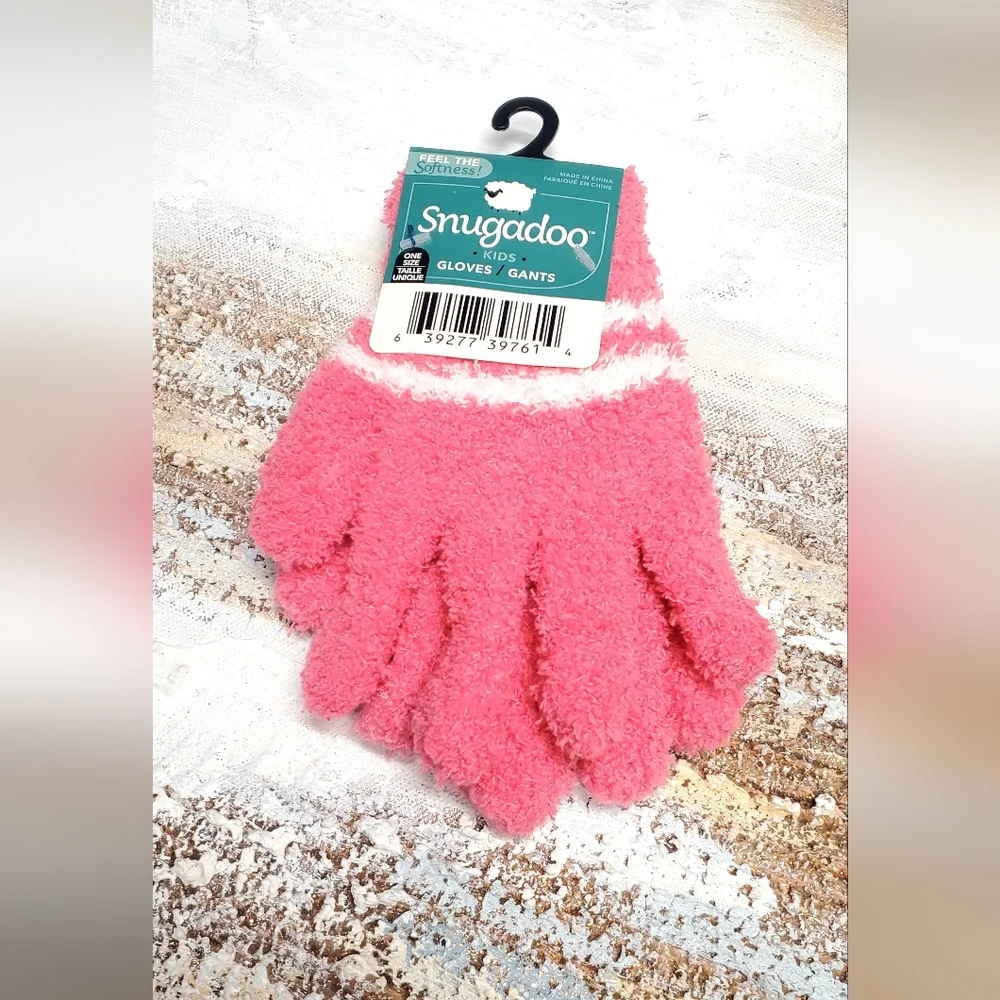 Snugadoo Kids Pink Fuzzy Gloves Size One Aprox Ages 4-7